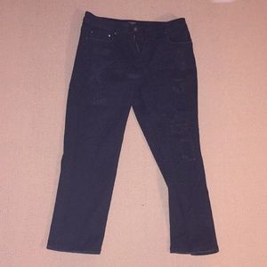 Black “Destoryed” cropped skinny jeans!